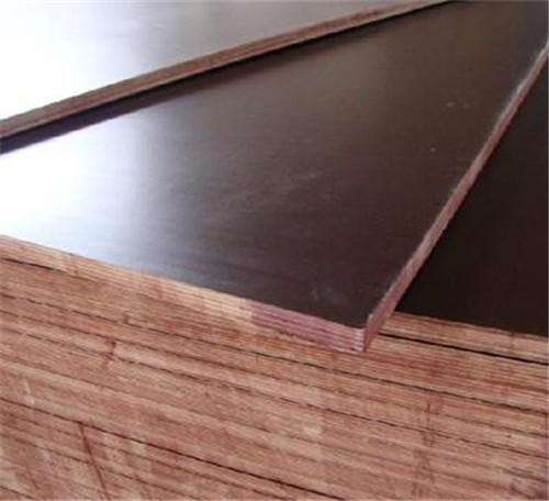 建筑模板厂家和你说明松木建筑模板发展需要满足市场的需求